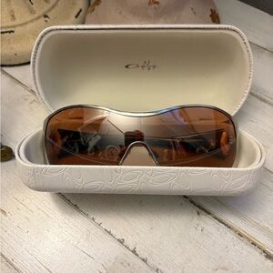 Oakley Women's Shield Sunglasses Breathless with case